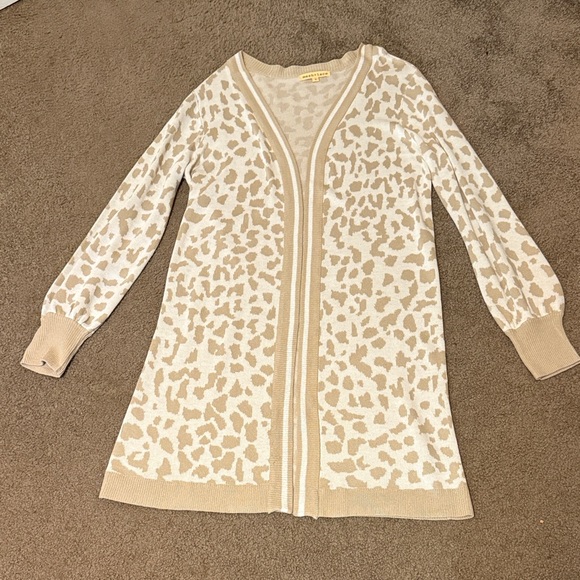 Elegant Cream and Tan Leopard Print Cardigan - Picture 1 of 1